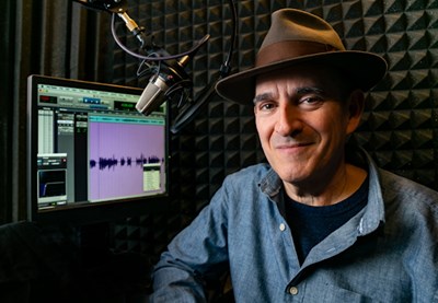 Narrator Robert Fass