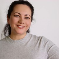 TARA-LOUISE KAYE